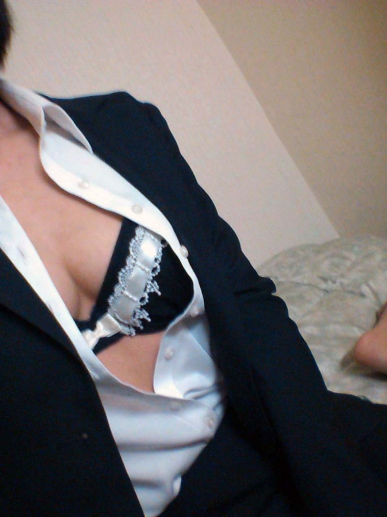 【おっぱい】一度でいいからセックス面接してみたい!リクルートスーツやOL制服のお姉さんたちが寝取られおっぱい露出される画像集【80枚】 47