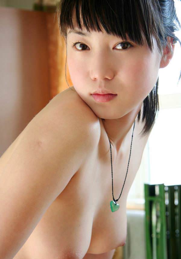 【おっぱい】日本人に負けない美少女韓国人や中国人たちが日本人とは微妙に違う美乳を露出して誘惑してくれてるアジアンおっぱい画像集ww【80枚】 72