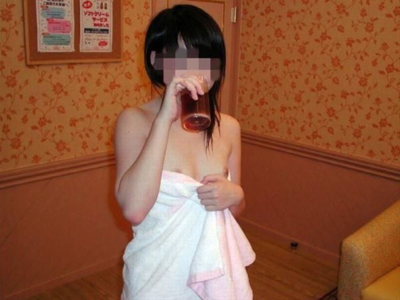 【おっぱい】風呂上がり美女のバスタオルがハラリと取れて見えるおっぱいは格別にエロい!バスタオルのおっぱい画像集ww【80枚】 24