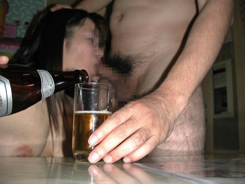 【おっぱい】泥酔した素人ギャルやデカパイOLたちが調子に乗っておっぱいを露出したり服を脱がされ睡眠姦されてる泥酔おっぱい画像集w【80枚】 65