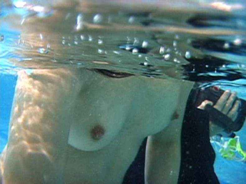 【おっぱい】水着ギャルのビキニからおっぱいポロリしてるシーンを見るために存在する水泳大会のエロ画像集！ww【80枚】 38