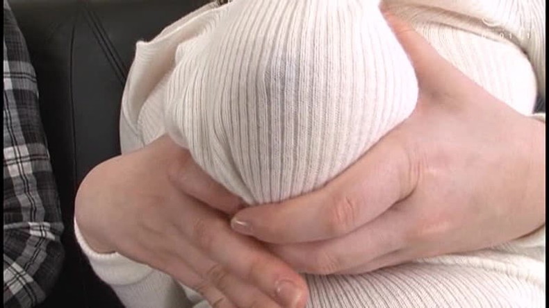 【おっぱい】服の上から見える乳首ぽっちんが全裸よりもエロい件wwノーブラで勃起乳首がツンと立ってる乳首ぽっちんのおっぱい画像集ww!w【80枚】 36