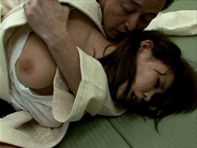 【おっぱい】柔道や剣道、空手や弓道や合気道してる美少女たちが道場で乳首を吸われ寝取られ稽古をしている道着おっぱい画像集【80枚】