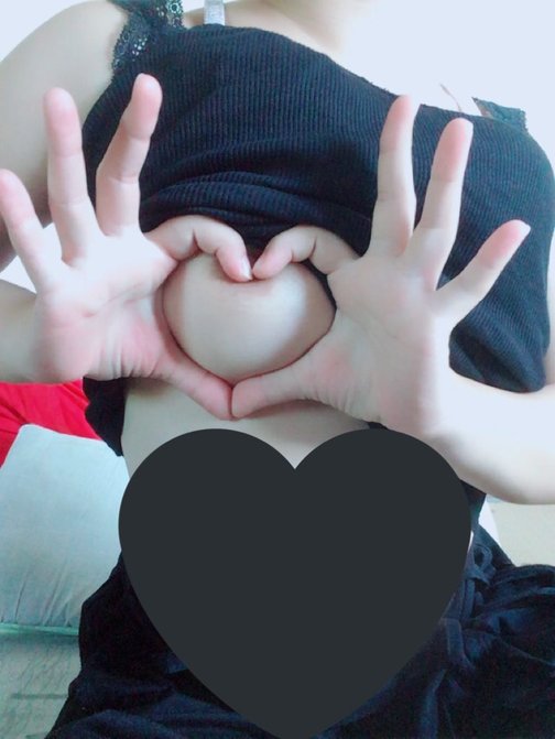 【おっぱい】イマドキの美巨乳女子たちがおっぱいでハート作って自撮りしてるおっぱいハート画像集【80枚】 40