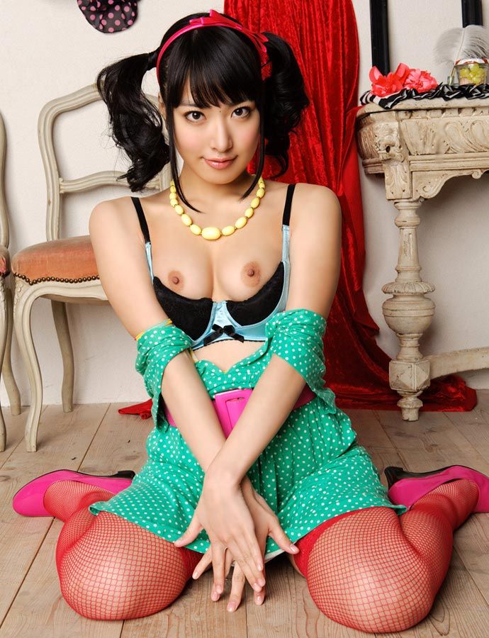 【おっぱい】見事なツインテールのぐぅカワロリ美少女が成長中のちっぱいやむっちり巨乳を露出してるツインテールおっぱい画像集【80枚】 48