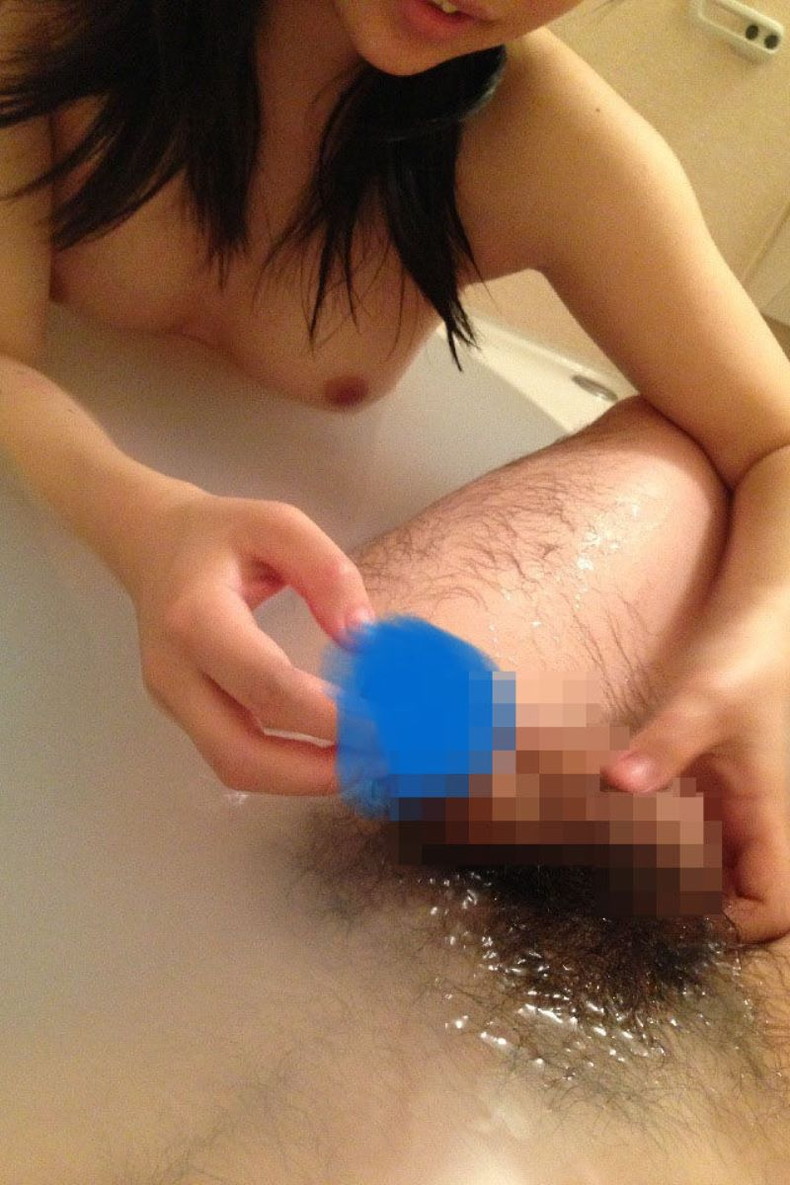 【おっぱい】おっぱいを露出しながら手コキしてくれると勃起力が何倍にも増す手コキおっぱい画像集!ww【80枚】 69