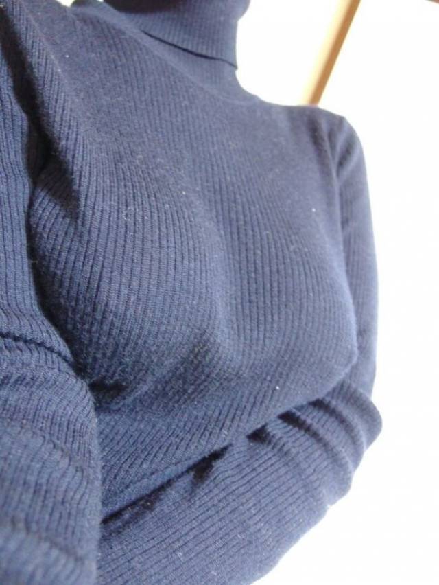【おっぱい】セーターとか言う厚着なのに巨乳が強調されてエロ過ぎる服！パツパツセーターで胸チラさせてる巨乳娘と着衣セックスしたったセーターおっぱい画像集ww【80枚】 53