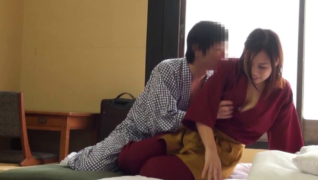 【おっぱい】どこまでヤレる?!ど田舎の辺鄙な場所にある地方旅館の背中流しサービスの仲居さんたちのおっぱい画像がエロすぎる!【30枚】 25