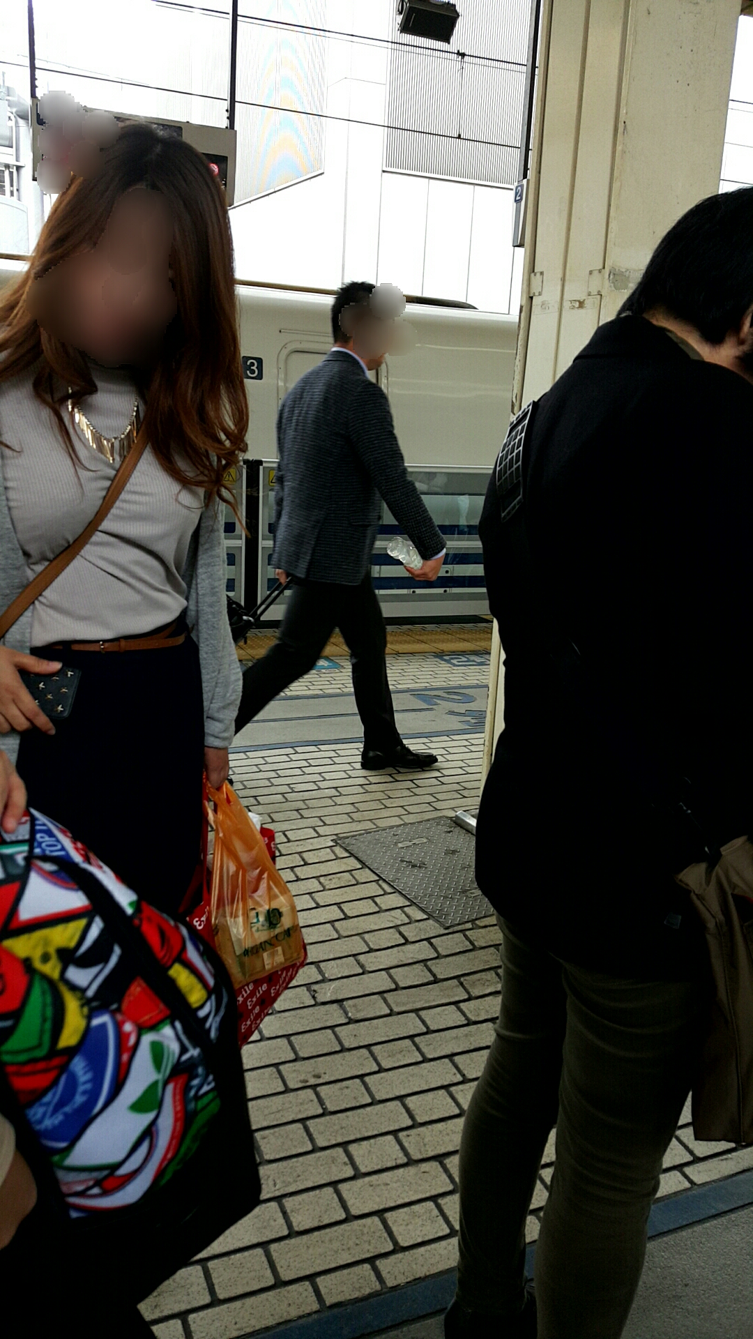 【おっぱい】パイスラしている素人さんは揉んでいいってサイン出してるのか?w【37枚】 36