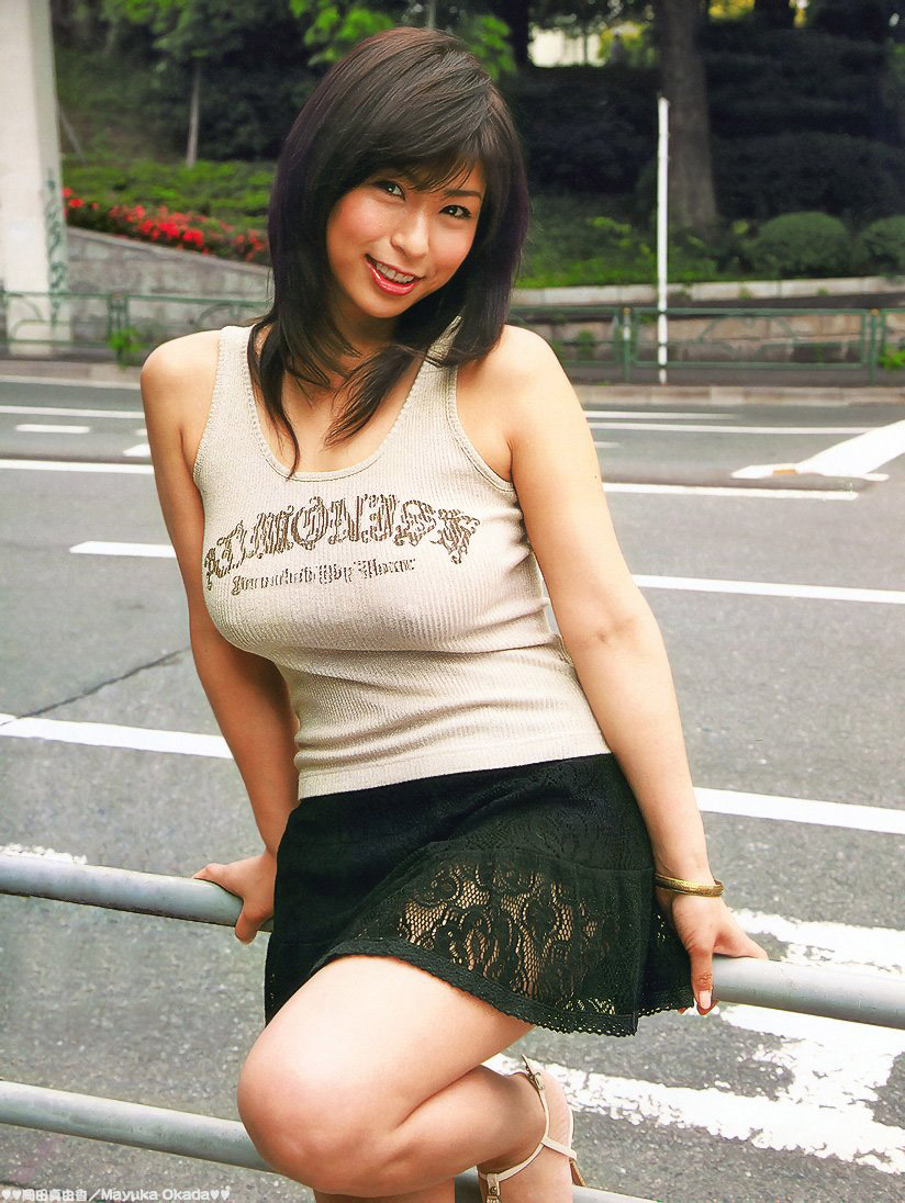 【おっぱい】プロがエロを追求した着衣巨乳は素人さんの街撮りよりもエロかったwww【33枚】 03
