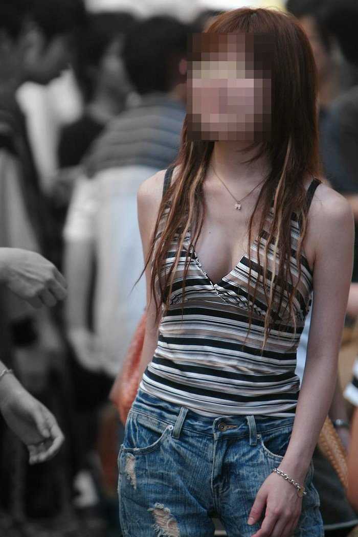 【おっぱい】巨乳であることに不便を感じるのはファッションが一番かもしれないwww【30枚】 26