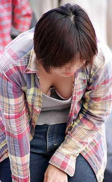 【おっぱい】なんか詰め込んでんじゃないかってぐらい膨らんでいる巨乳な素人さんたちwww【30枚】 19
